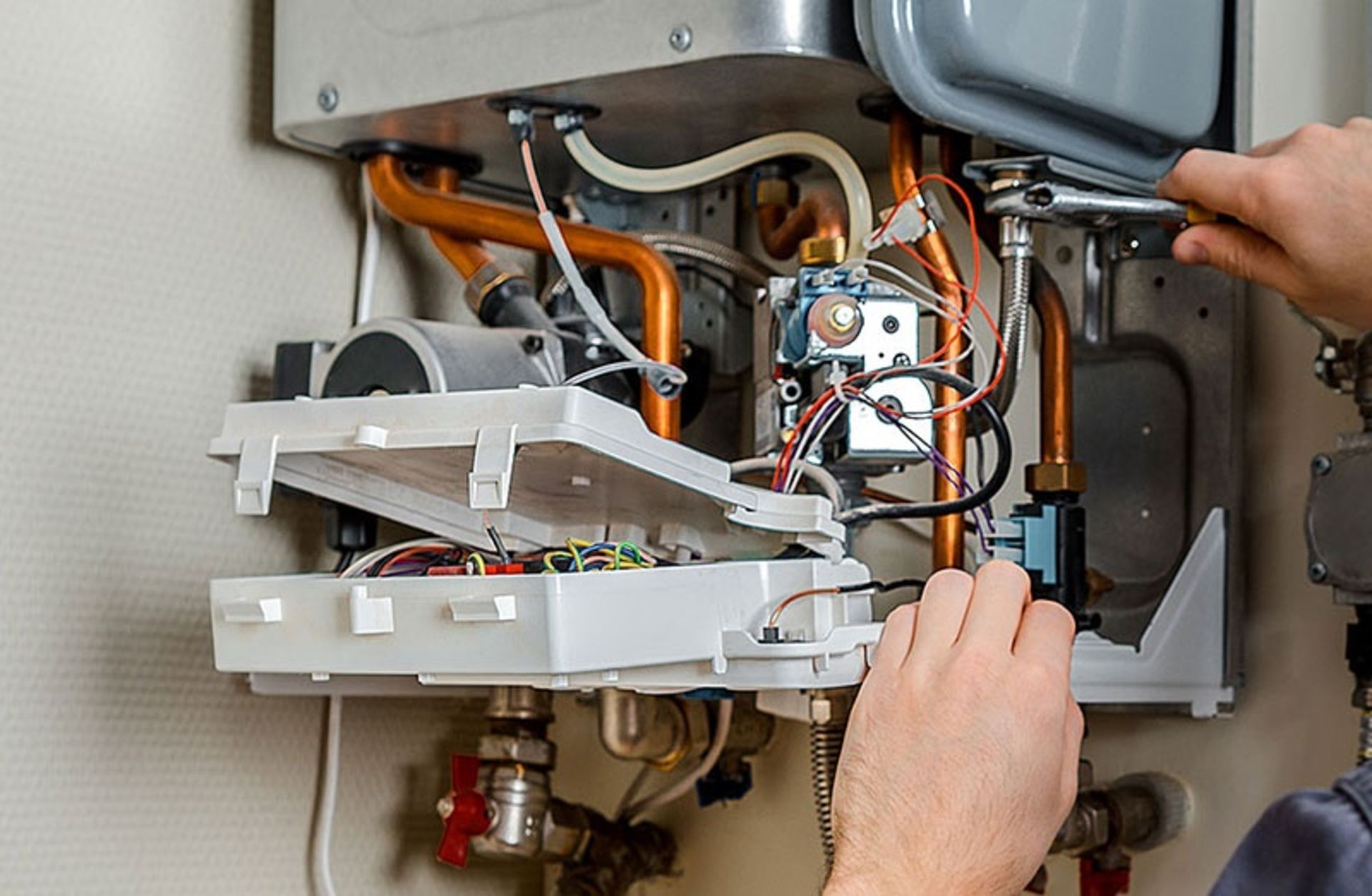 نشتی آب از اتصالات پکیج