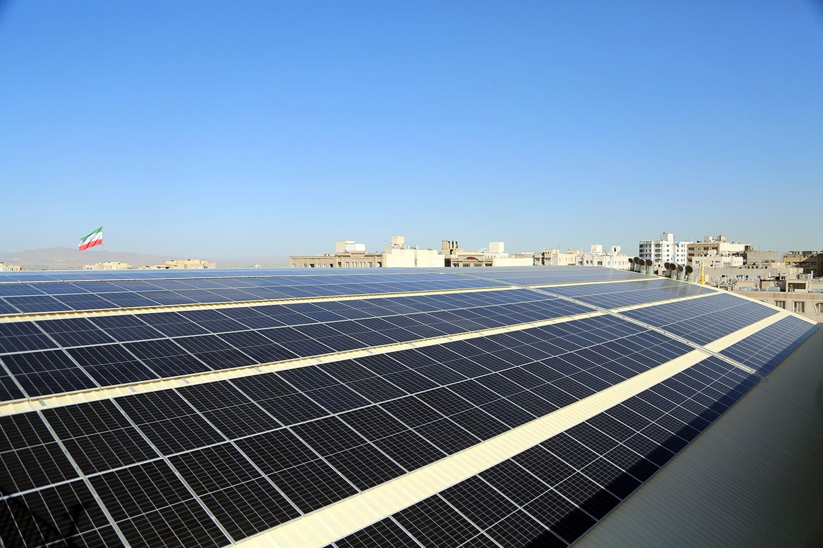 مالک اینستاگرام در یک هفته یک گیگاوات انرژی خورشیدی خرید