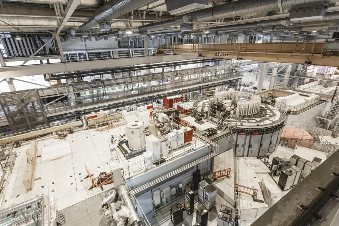 مرکز isis neutron and muon source بریتانیا