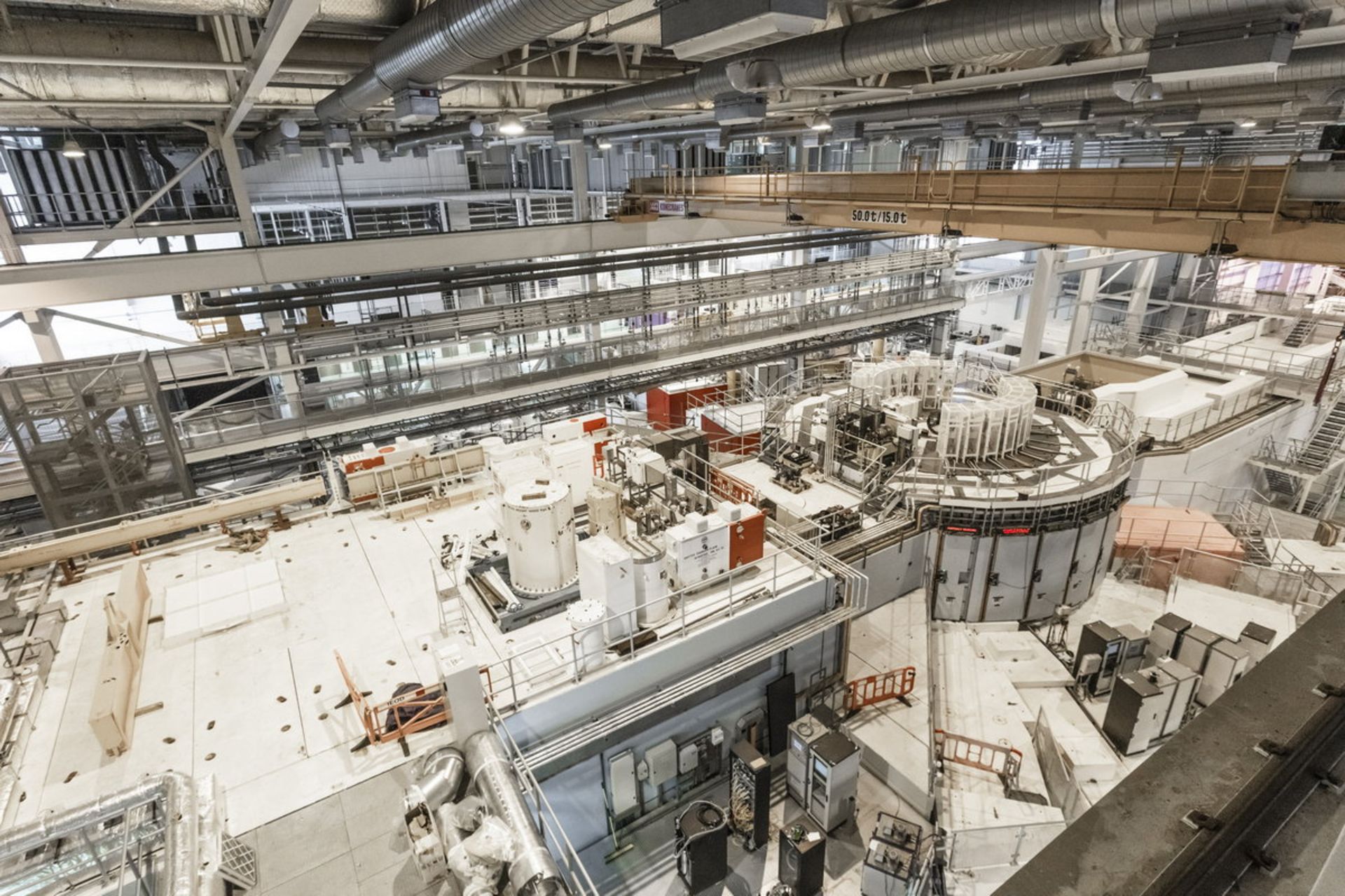 مرکز isis neutron and muon source بریتانیا