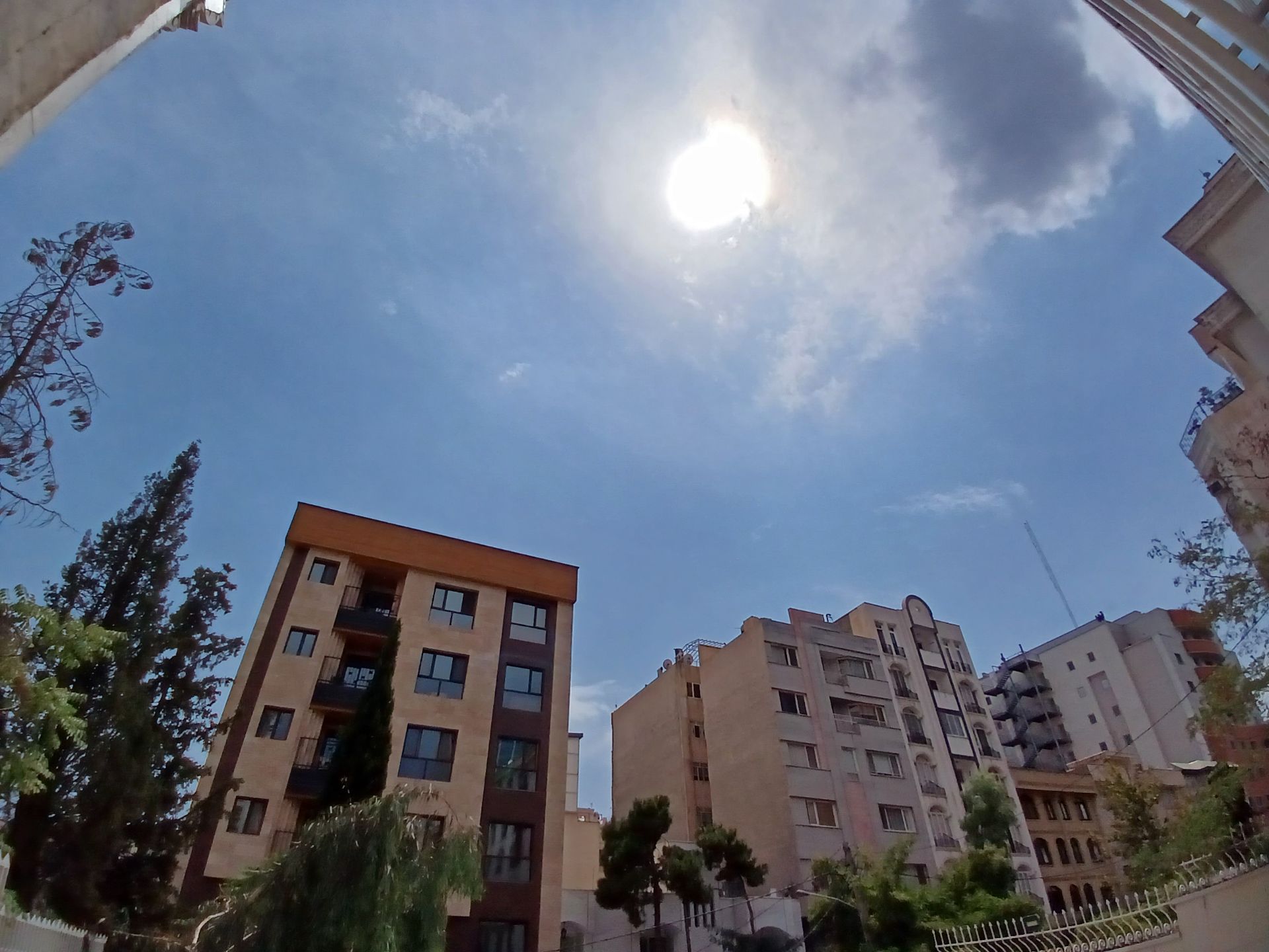 دوربین اولتراواید گلکسی A24 - روز