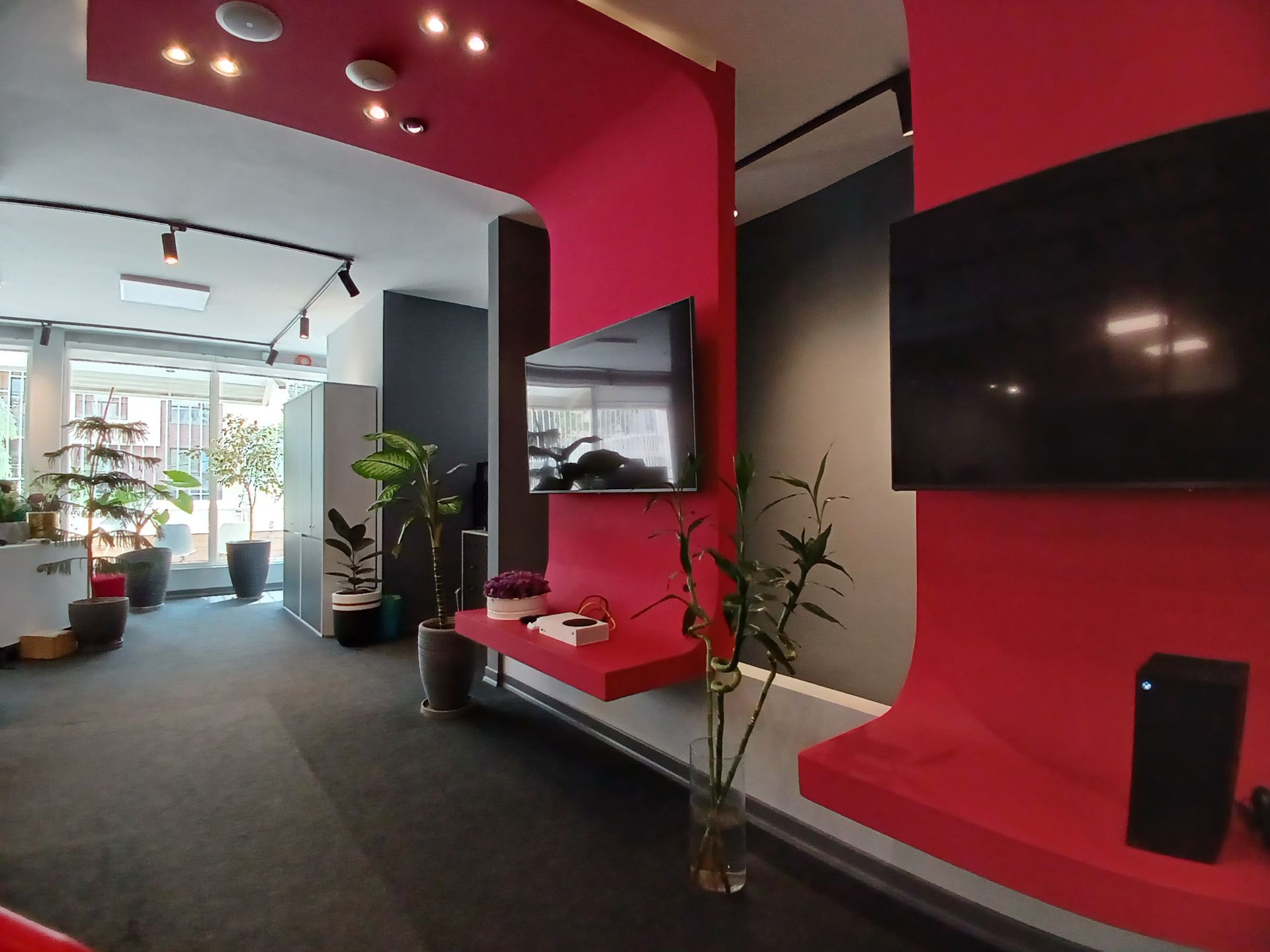 دوربین اولتراواید گلکسی A24 - روز - HDR