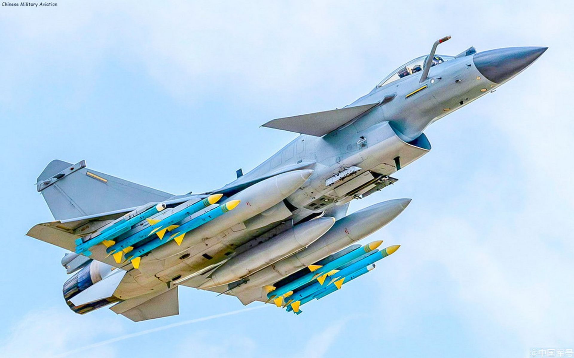 جنگنده چینی J-10C با موشک PL-15