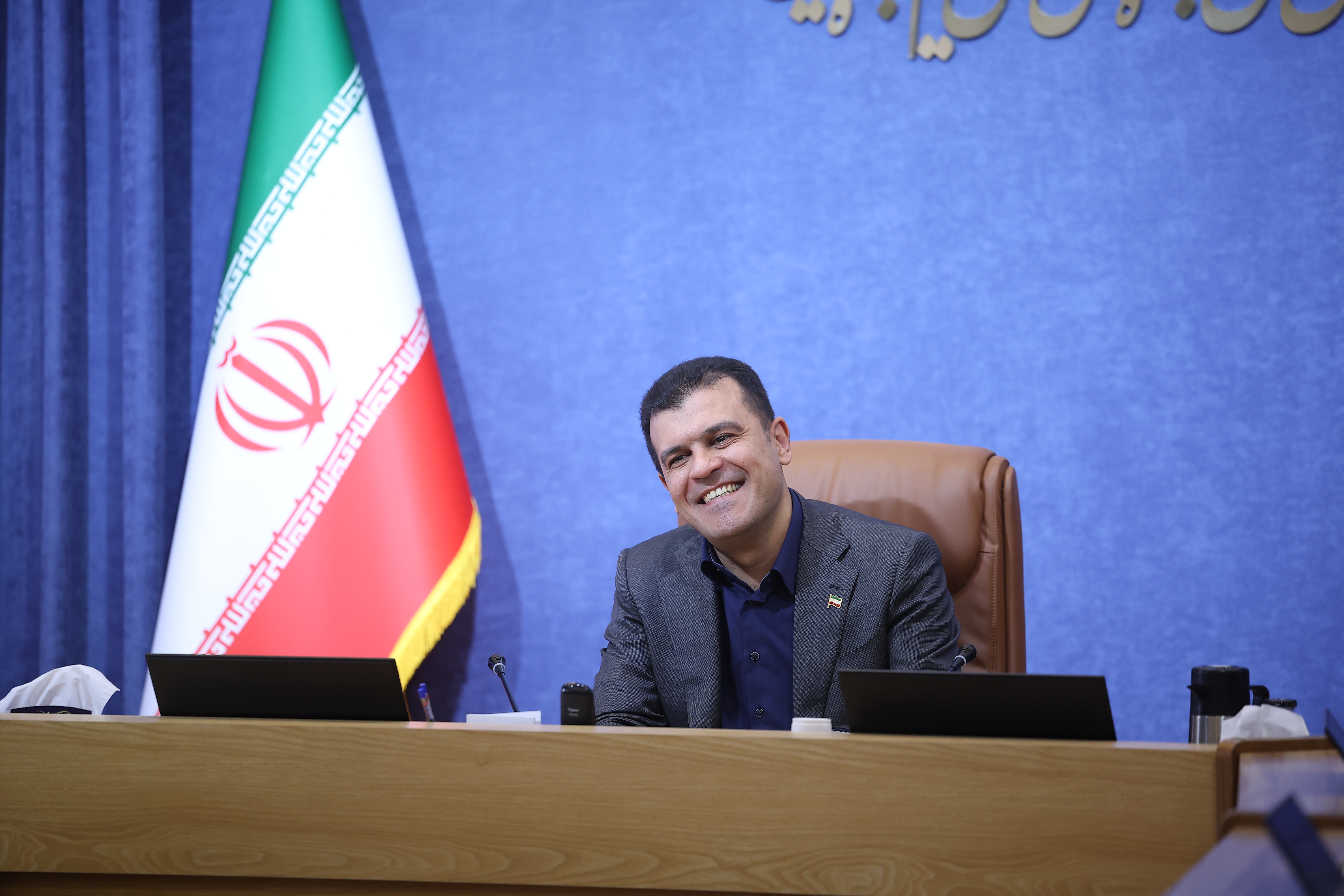 معاون علمی رئیس‌جمهور: سیاست‌گذاری رمزارزها به بانک مرکزی واگذار شد/ معاونت علمی نئوبانک ایجاد می‌کند