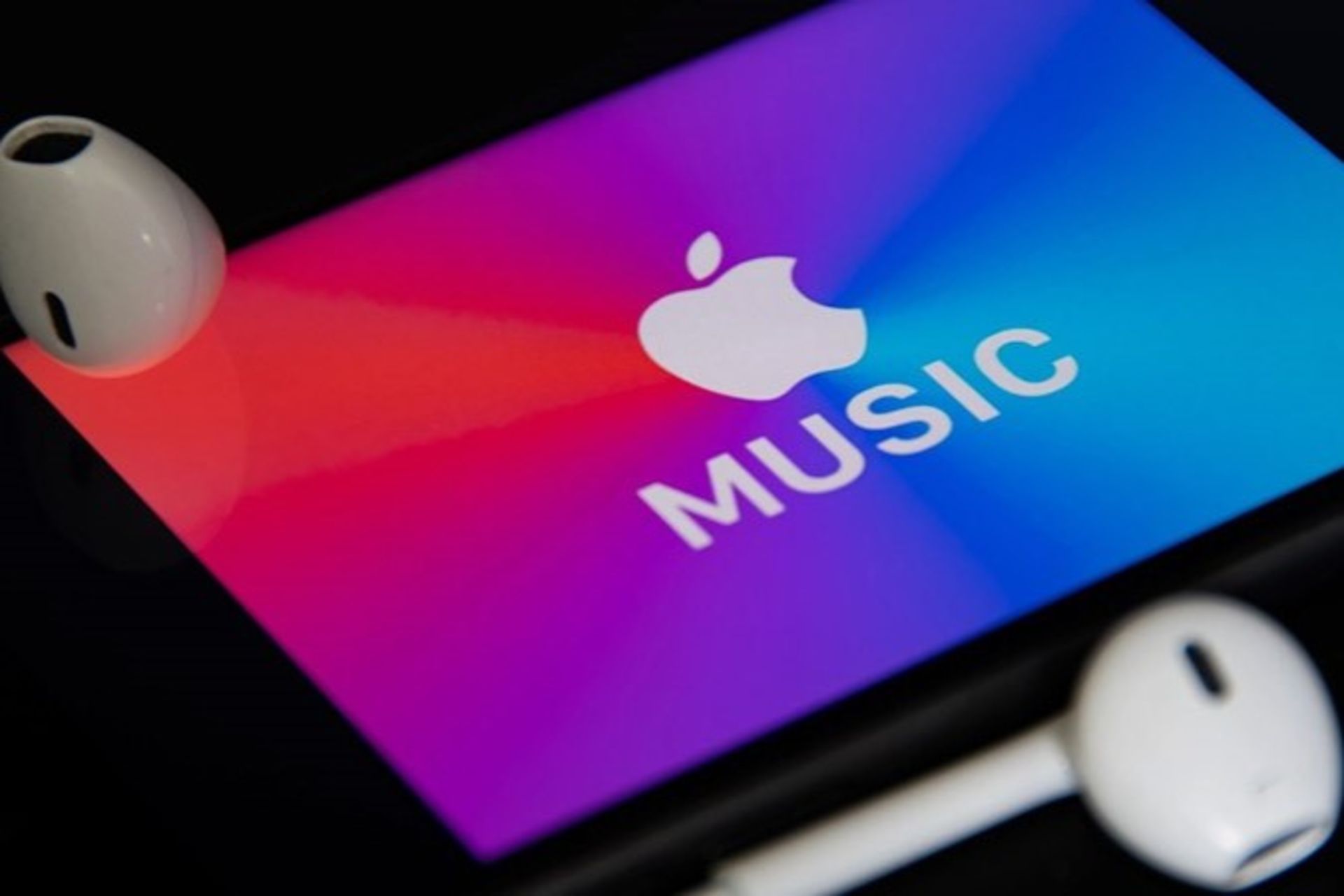 اپل موزیک با سیب کده