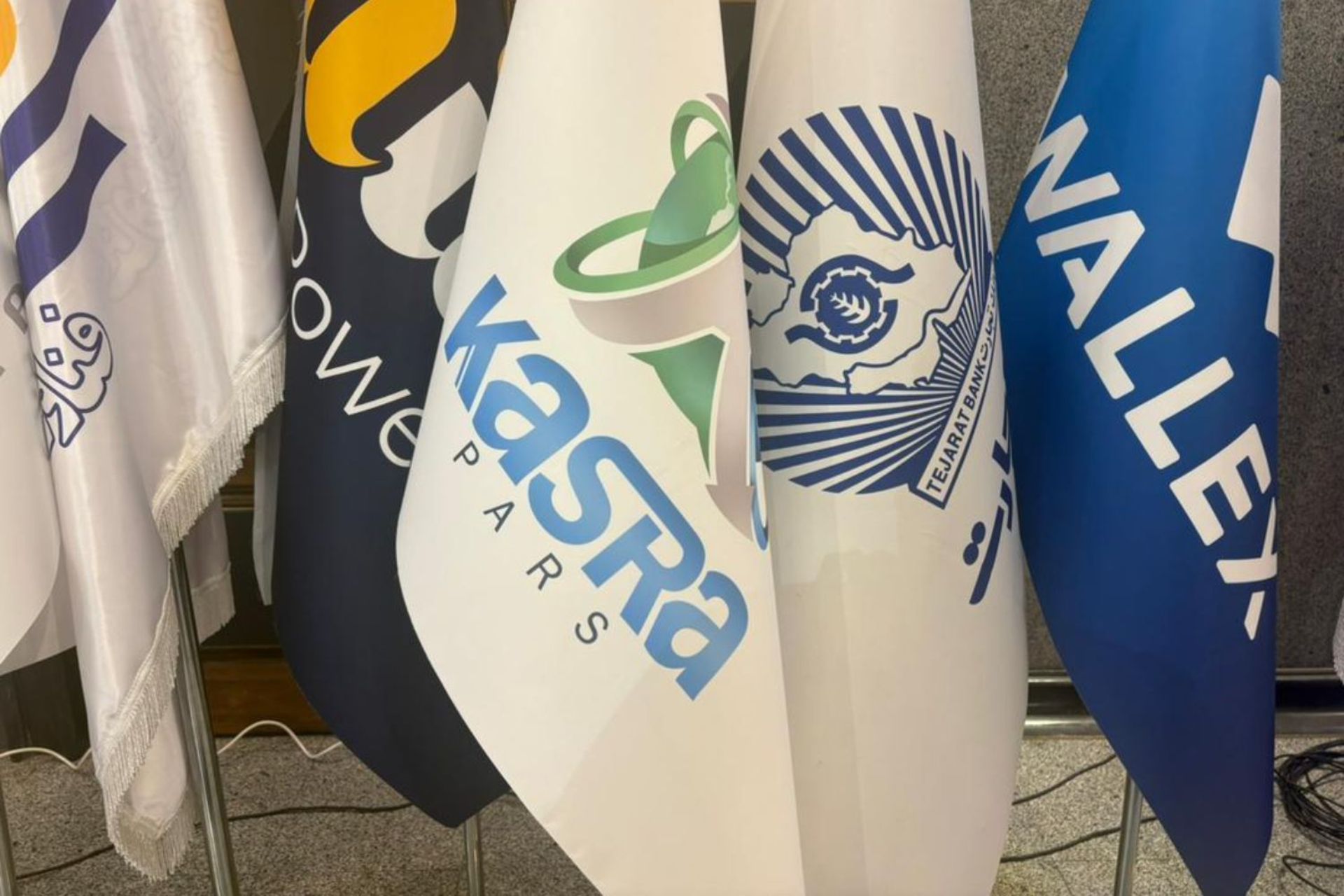 کسری پارس در دی بلاک