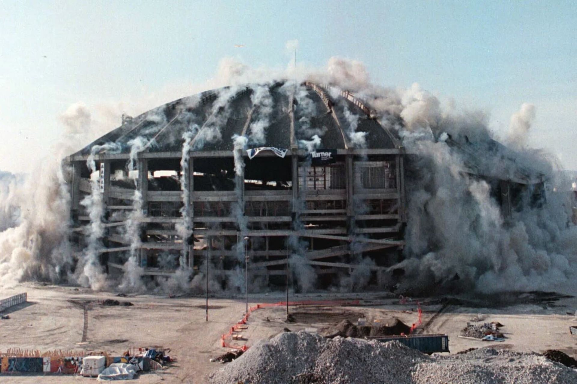 تخریب ساختمان Seattle Kingdome در آمریکا