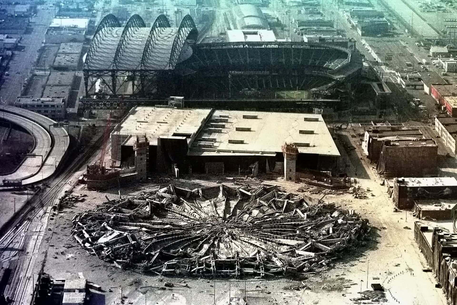 استادیوم کینگ کانتی Seattle Kingdome پس از تخریب