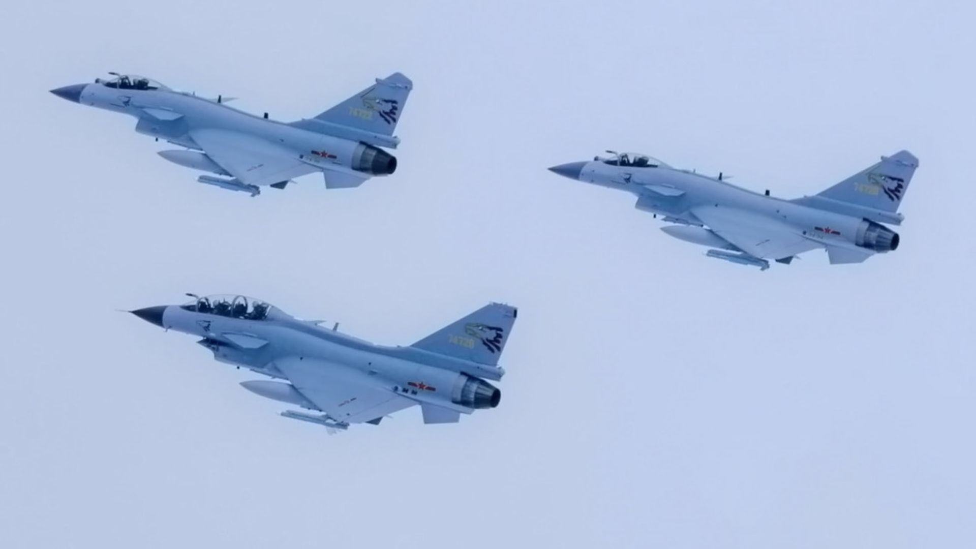 سه فروند جنگنده چینی J-10C