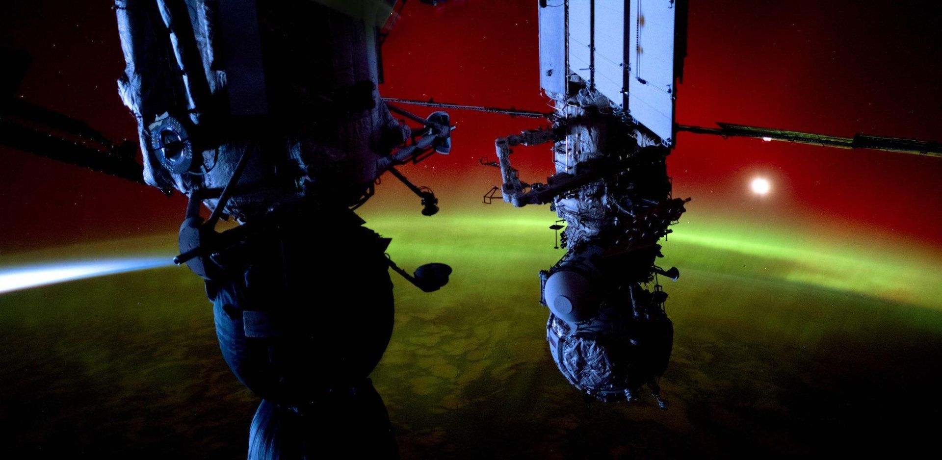 نمای شفق‌های قطبی از ایستگاه فضایی بین‌المللی