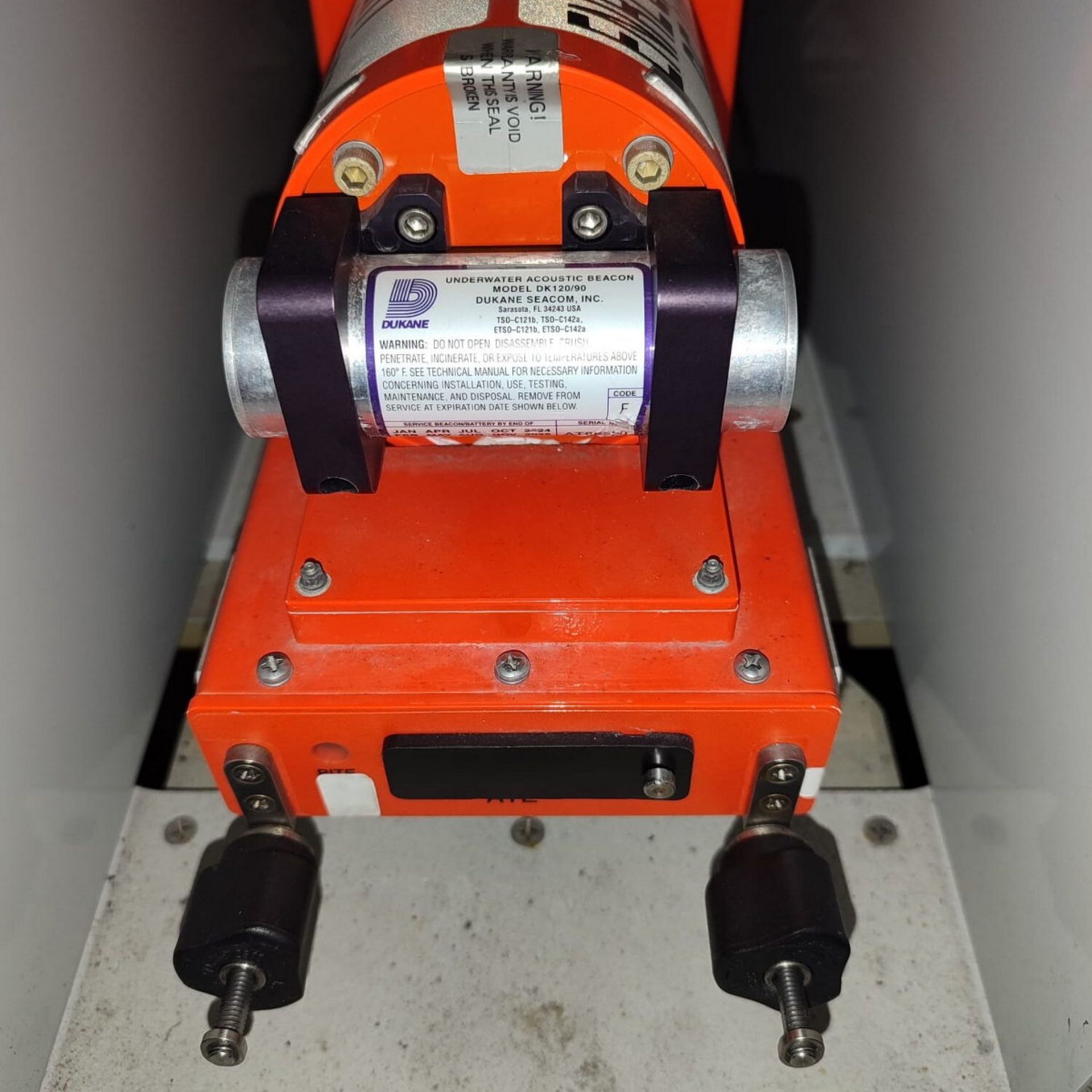 بیکن مکان‌یاب (ULB) روی جعبه سیاه هواپیما