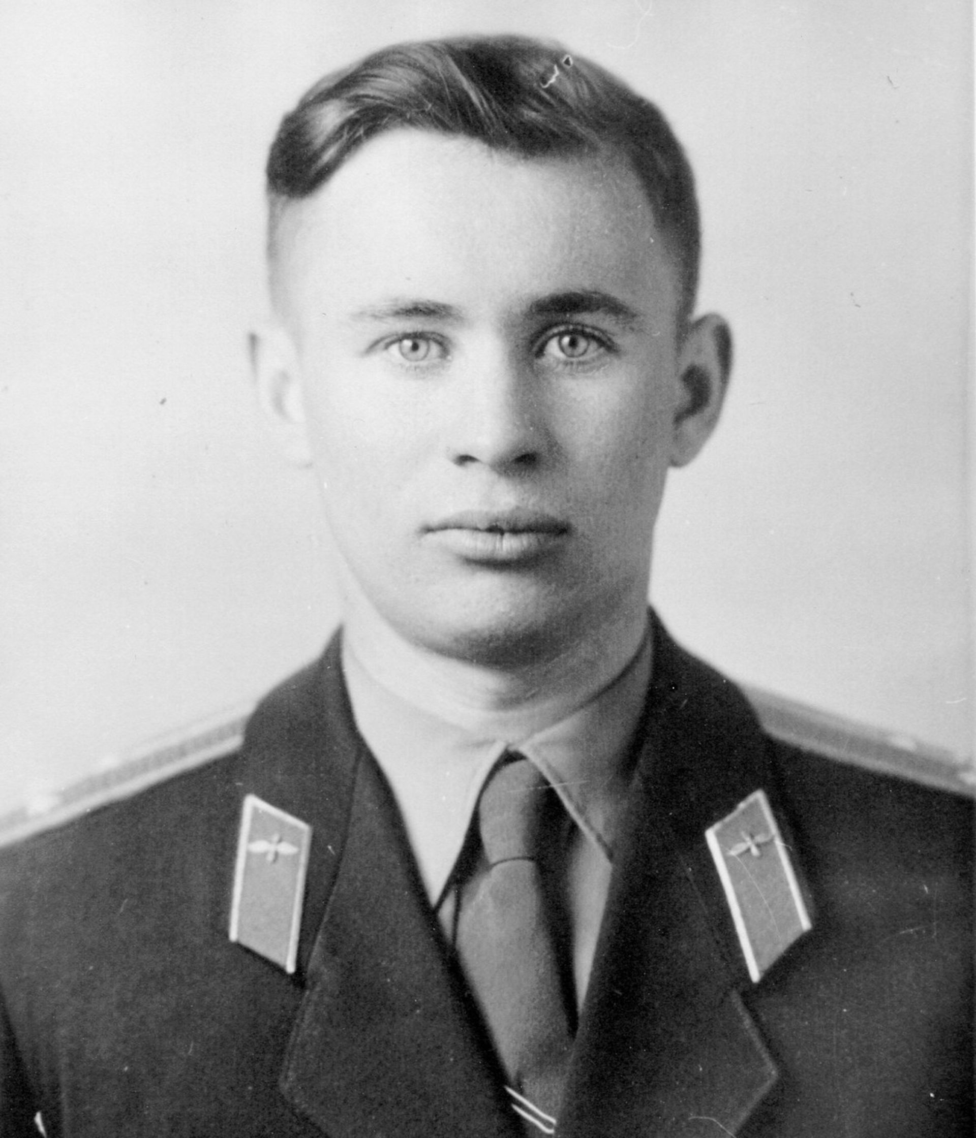 والنتین بوندارنکو فضانورد روس که قربانی حادثه شد