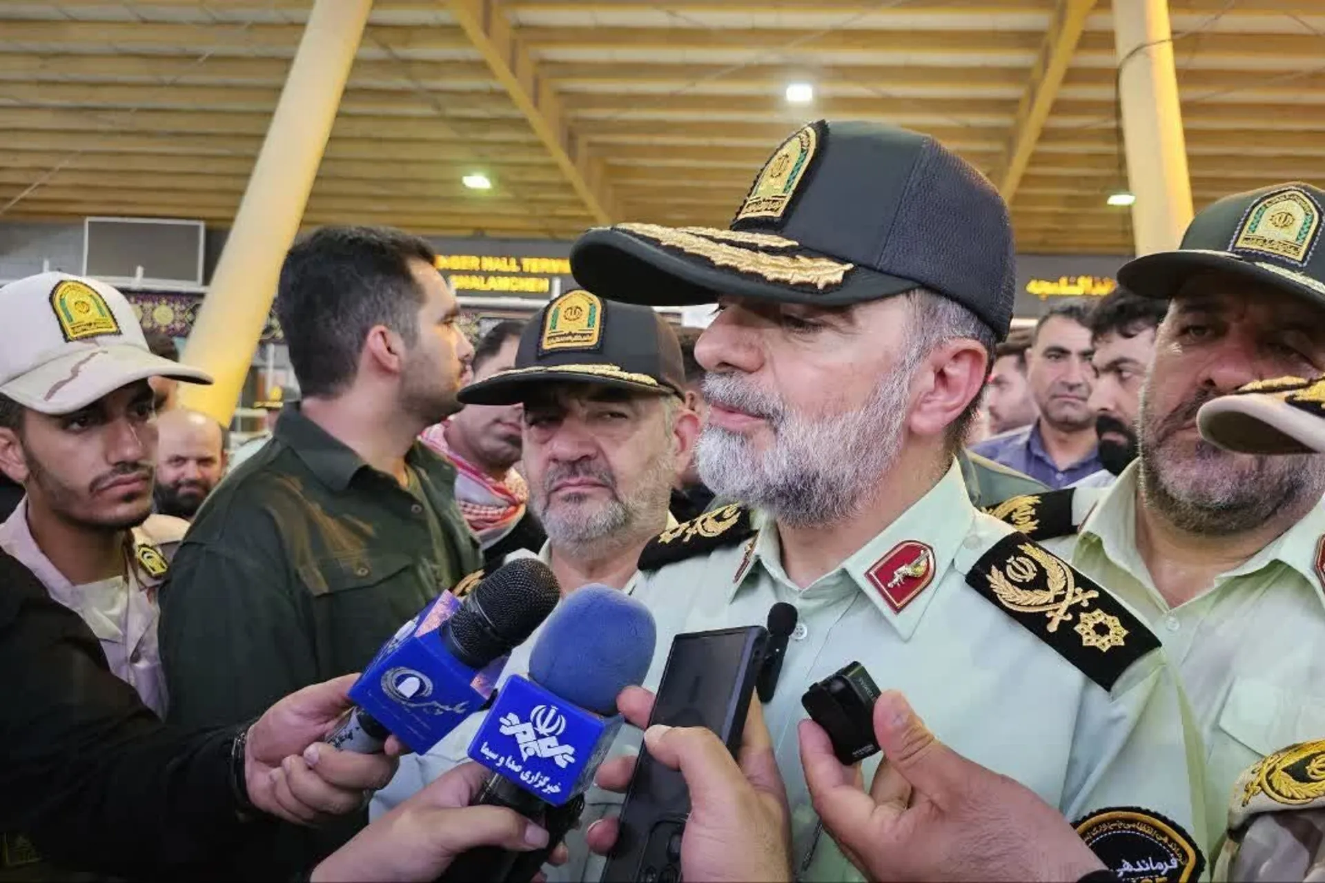 سردار رادان بین خبرنگاران