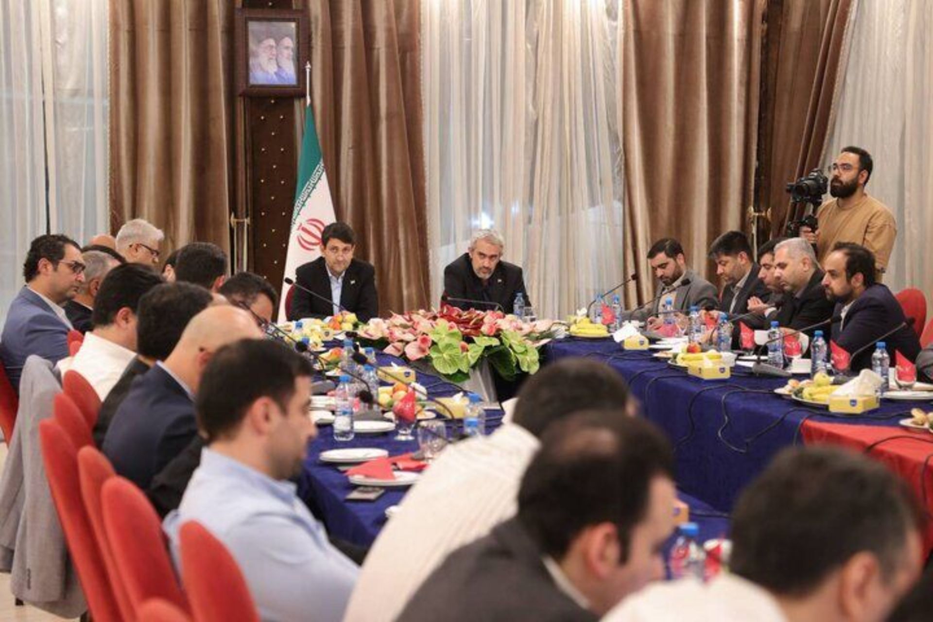 نشست تخصصی با فعالان اقتصاد دیجیتال، با حضور وزیر اقتصاد و وزیر ارتباطات