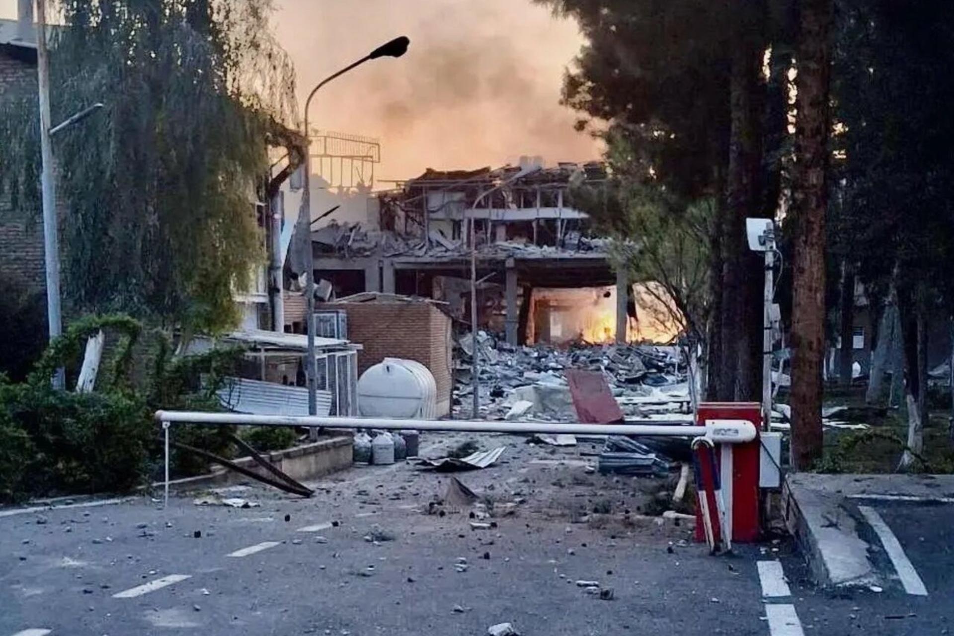 حمله موشکی به پاستور