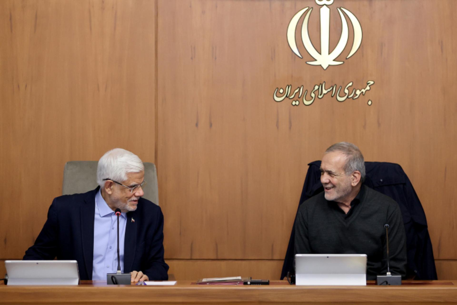 مسعود پزشکیان، رئیس‌جمهور و محمدرضا عارف، معاون اول رئیس‌جمهور