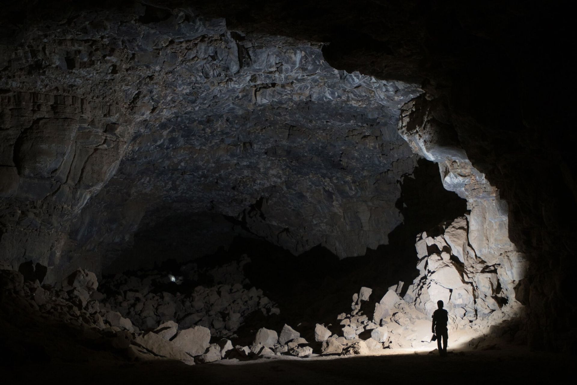 دالان گدازه در بیابان عربی