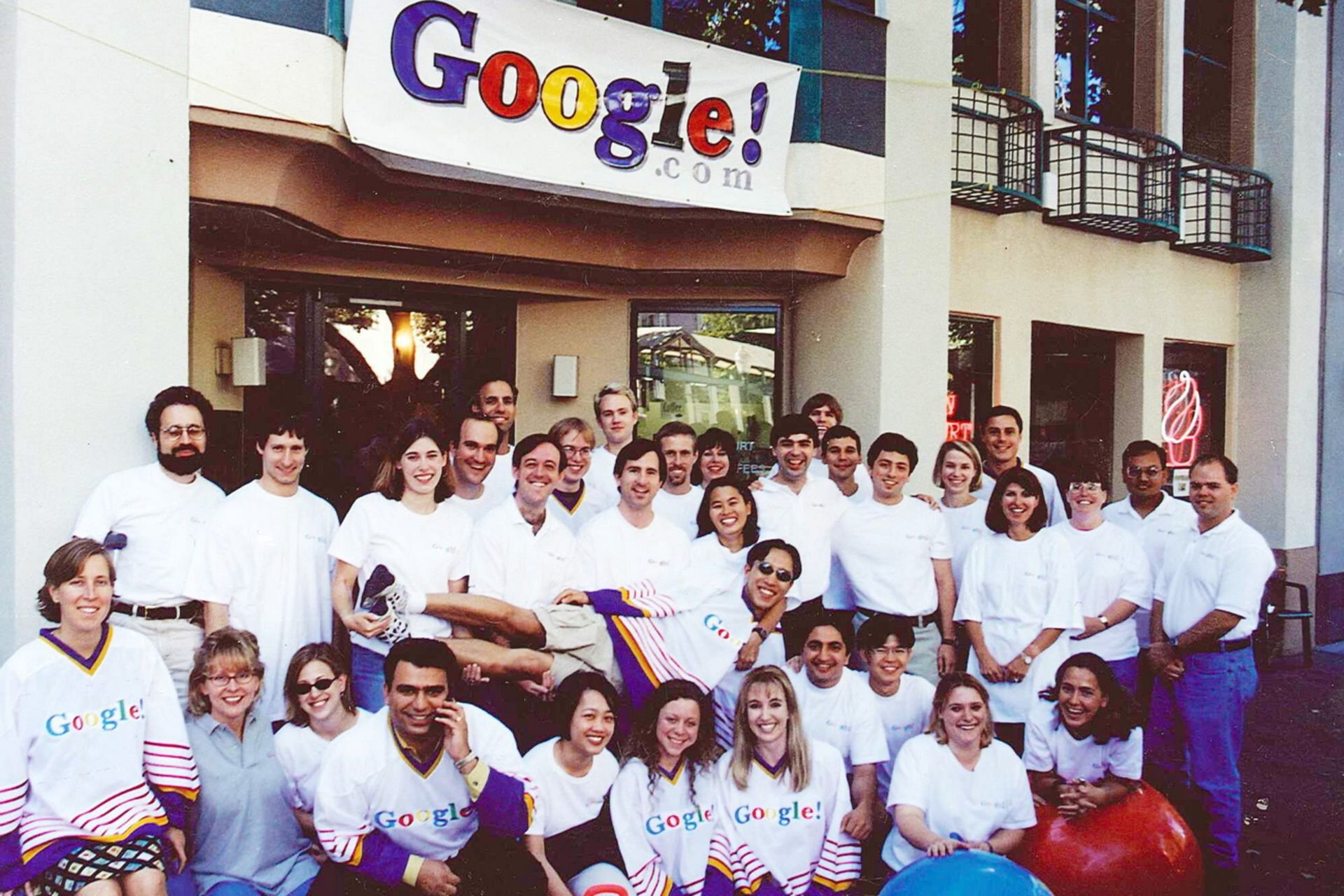 Google team in 1999 Palo Alto office