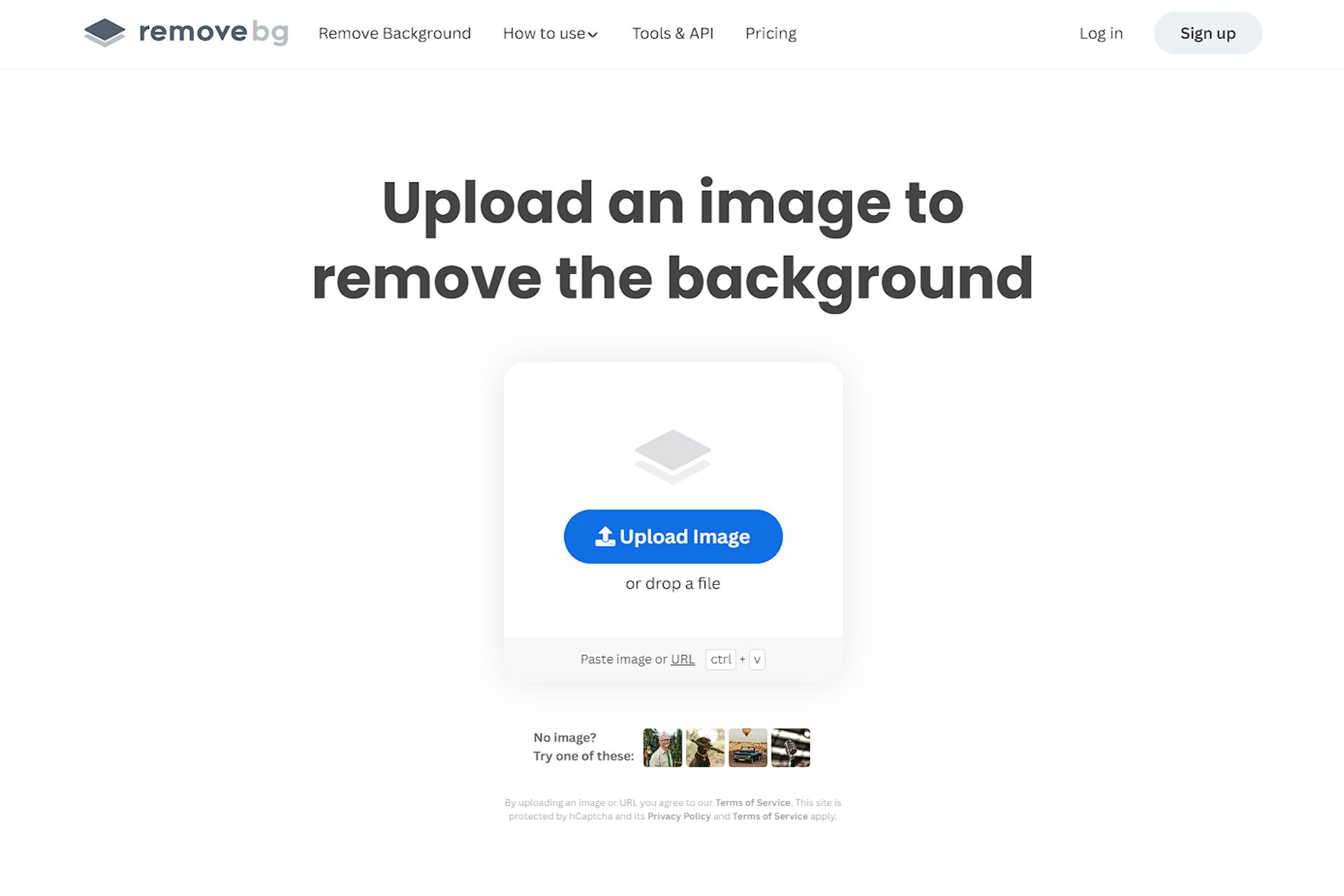صفحه اصلی سایت remove bg که محلی برای ارسال عکس دارد