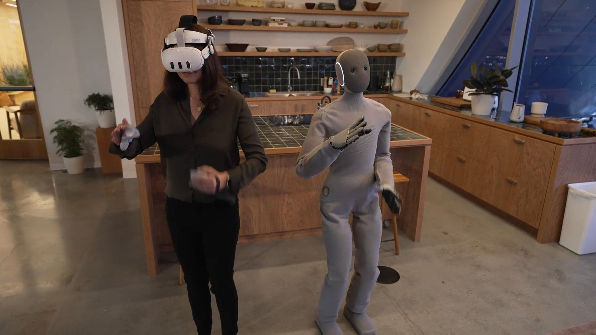 ربات انسان نما خانگی 1X