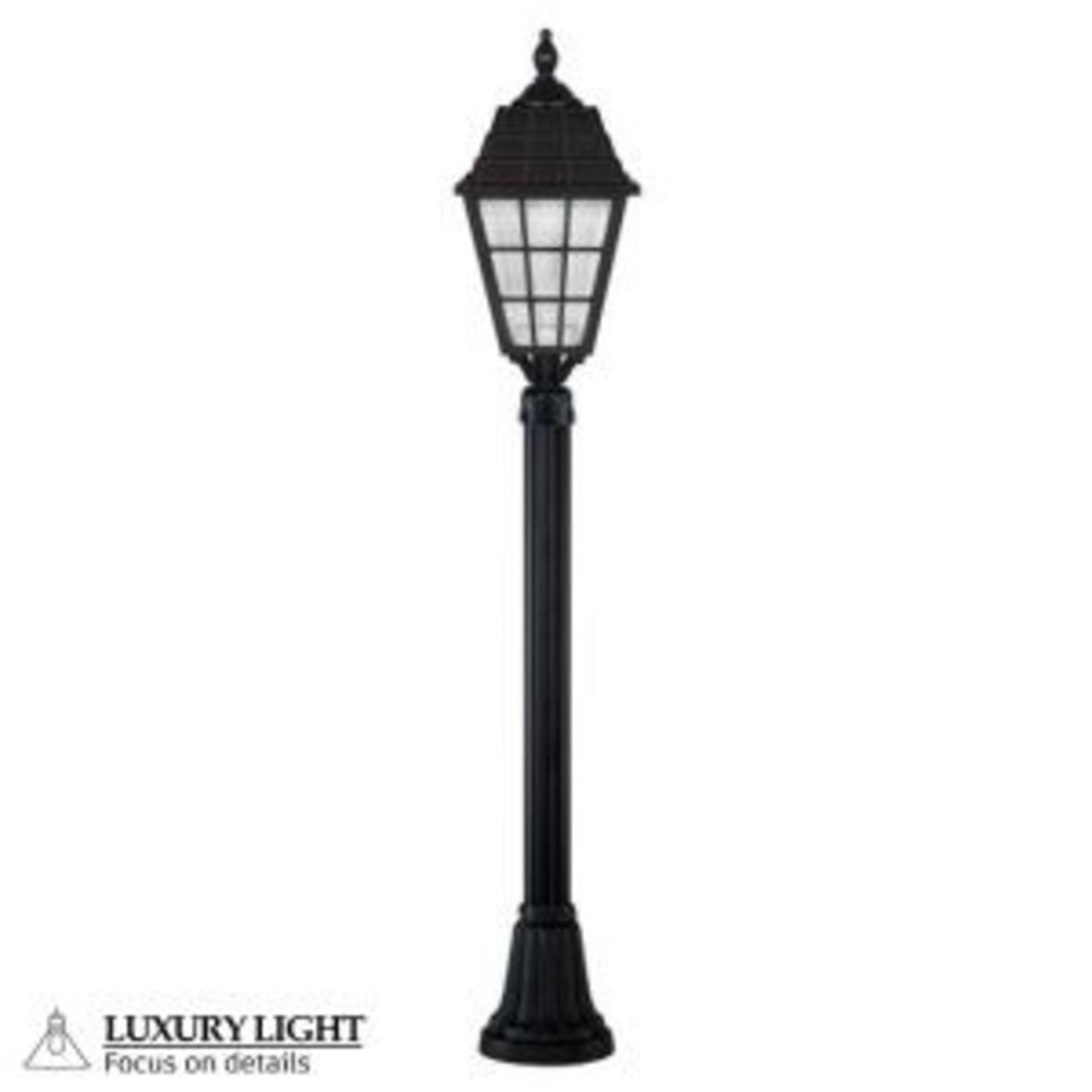 چراغ پارکی و باغی لاکچری لایت