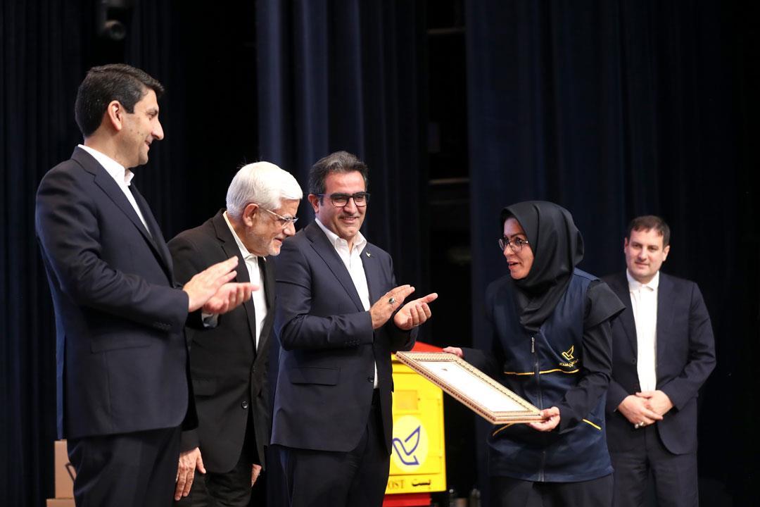  اکرم باباشاهی پستچی
