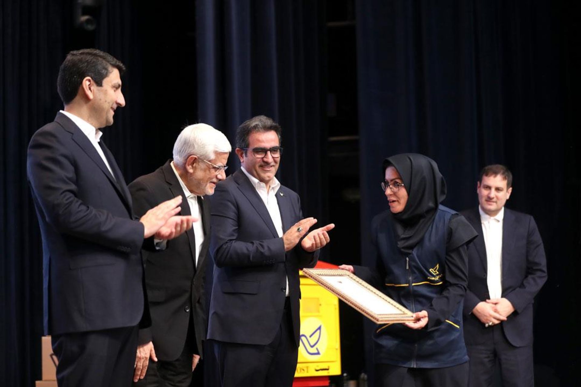  اکرم باباشاهی پستچی