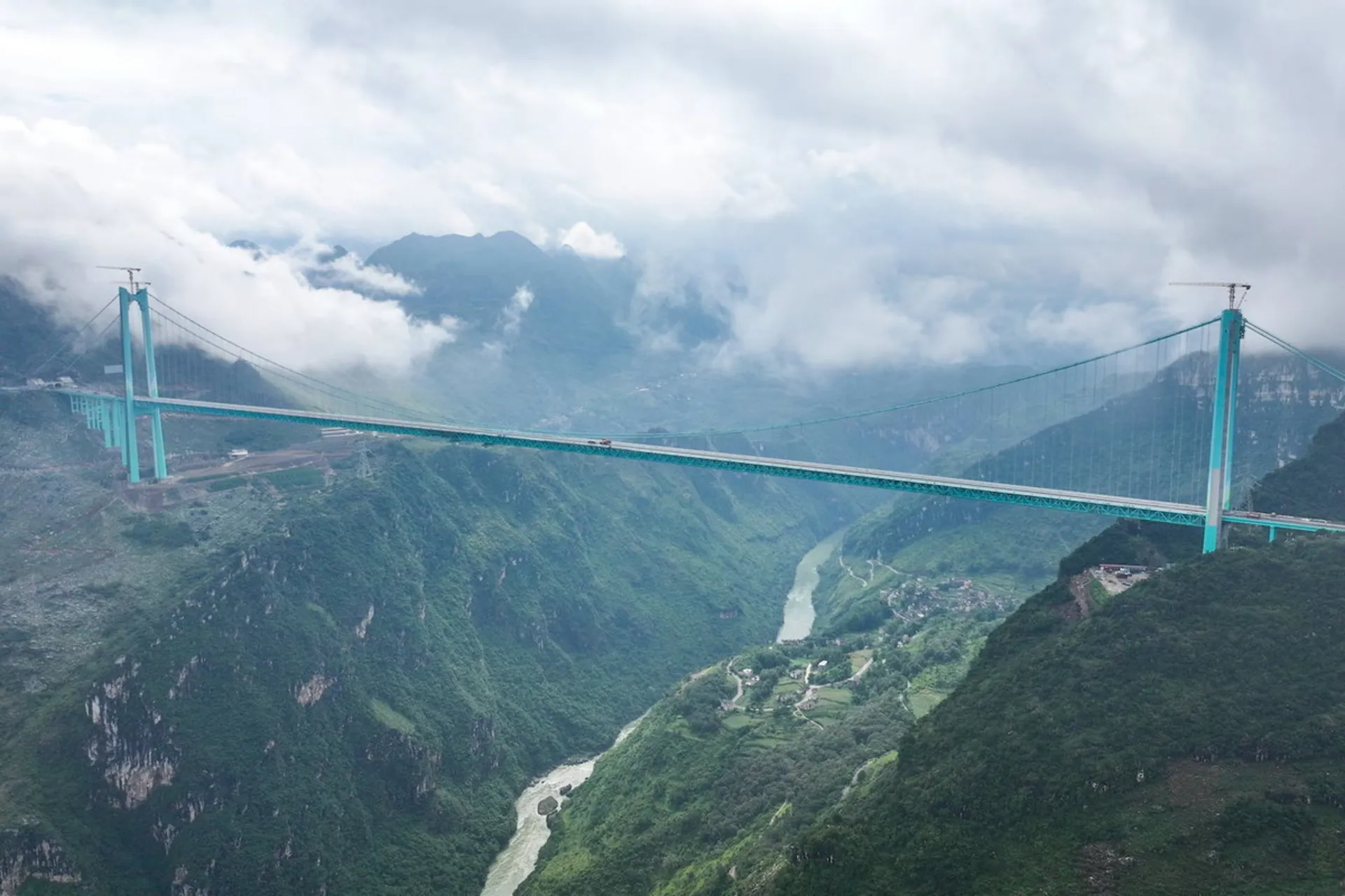 پل هواجیانگ در گویژو چین