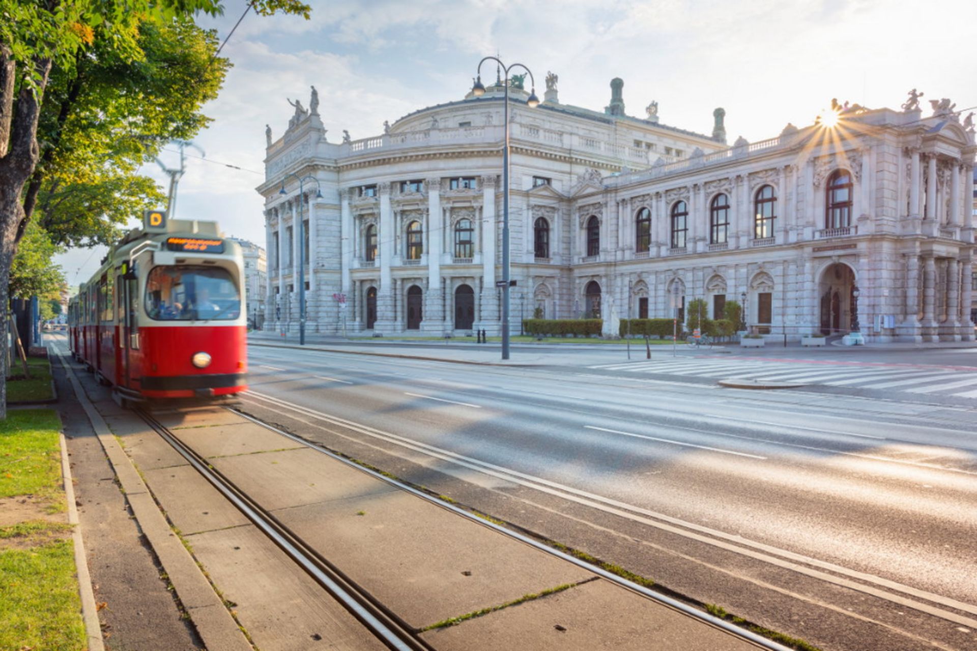 اتوبوس قرمز در شهر وین