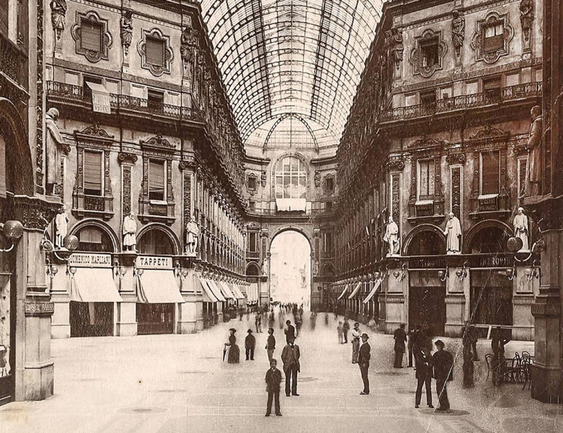 مرکز ویتوریو امانوئله دوم در شهر میلان