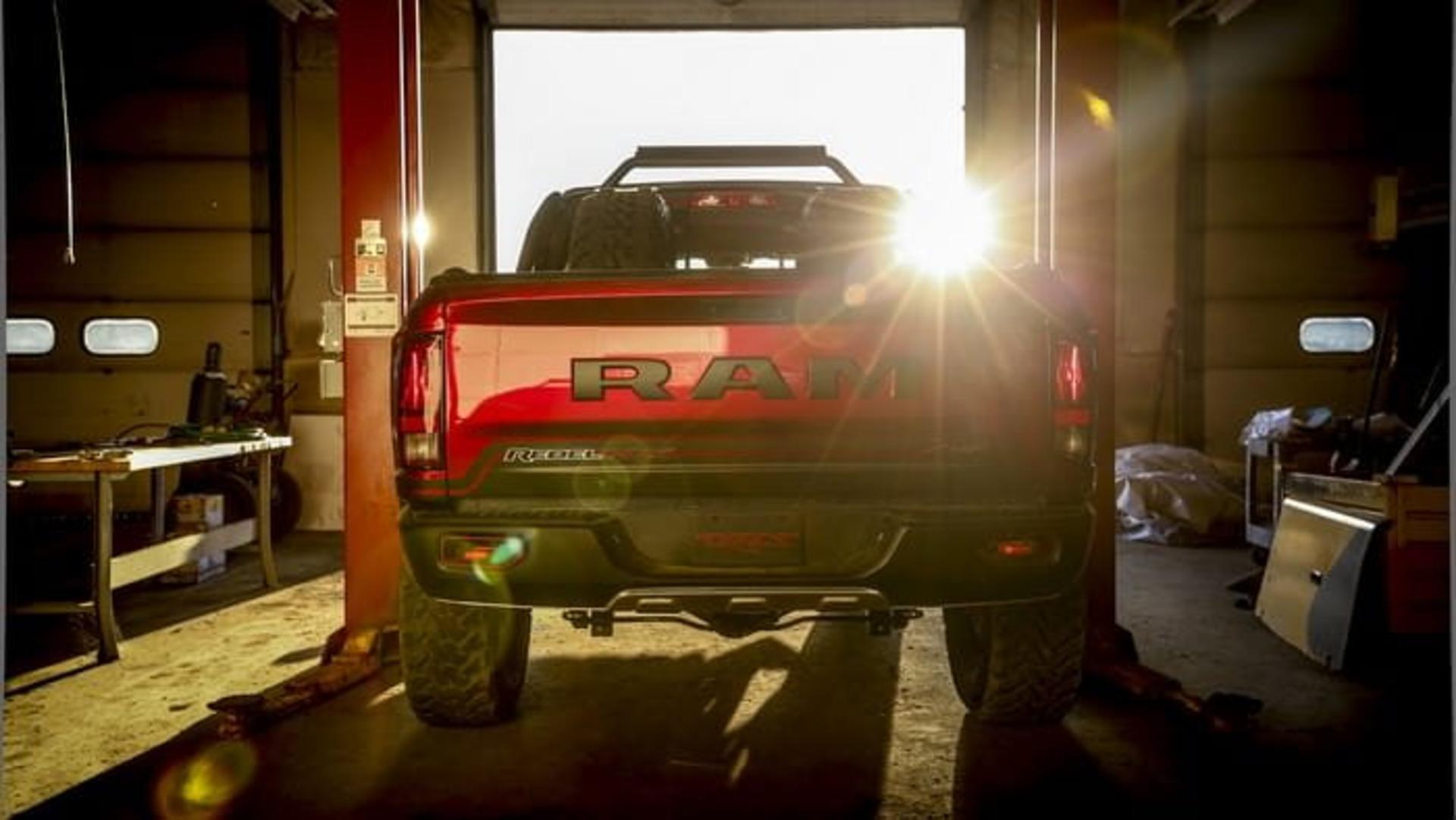 دوج Ram Rebel TRX با پیشرانه‌ هلکت - زومیت