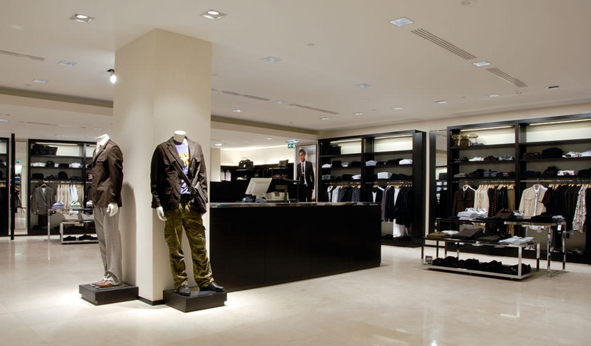 نمای داخلی فروشگاه زارا zara