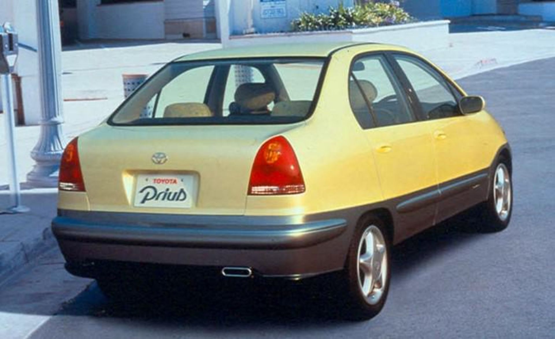 تویوتا پریوس