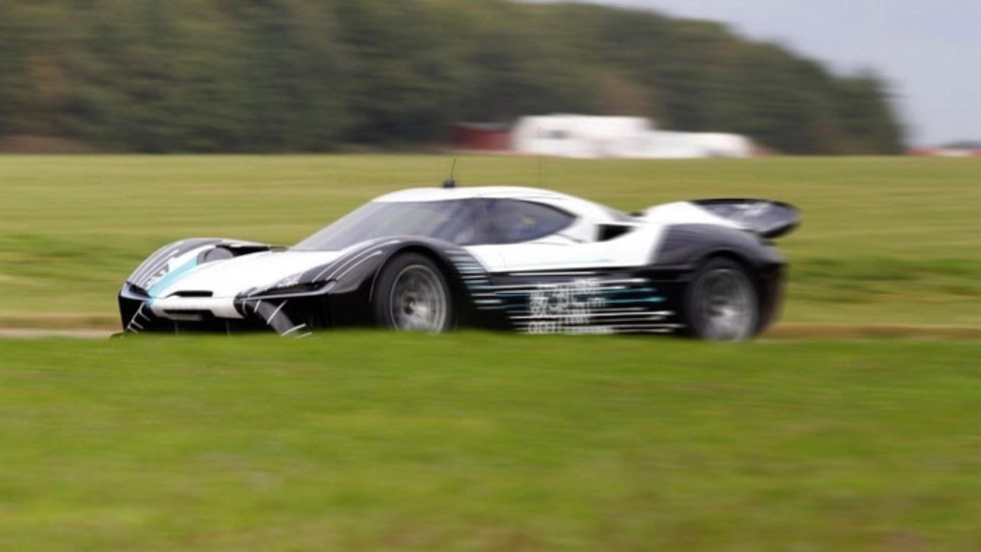 ابرخودرو الکتریکی EP9