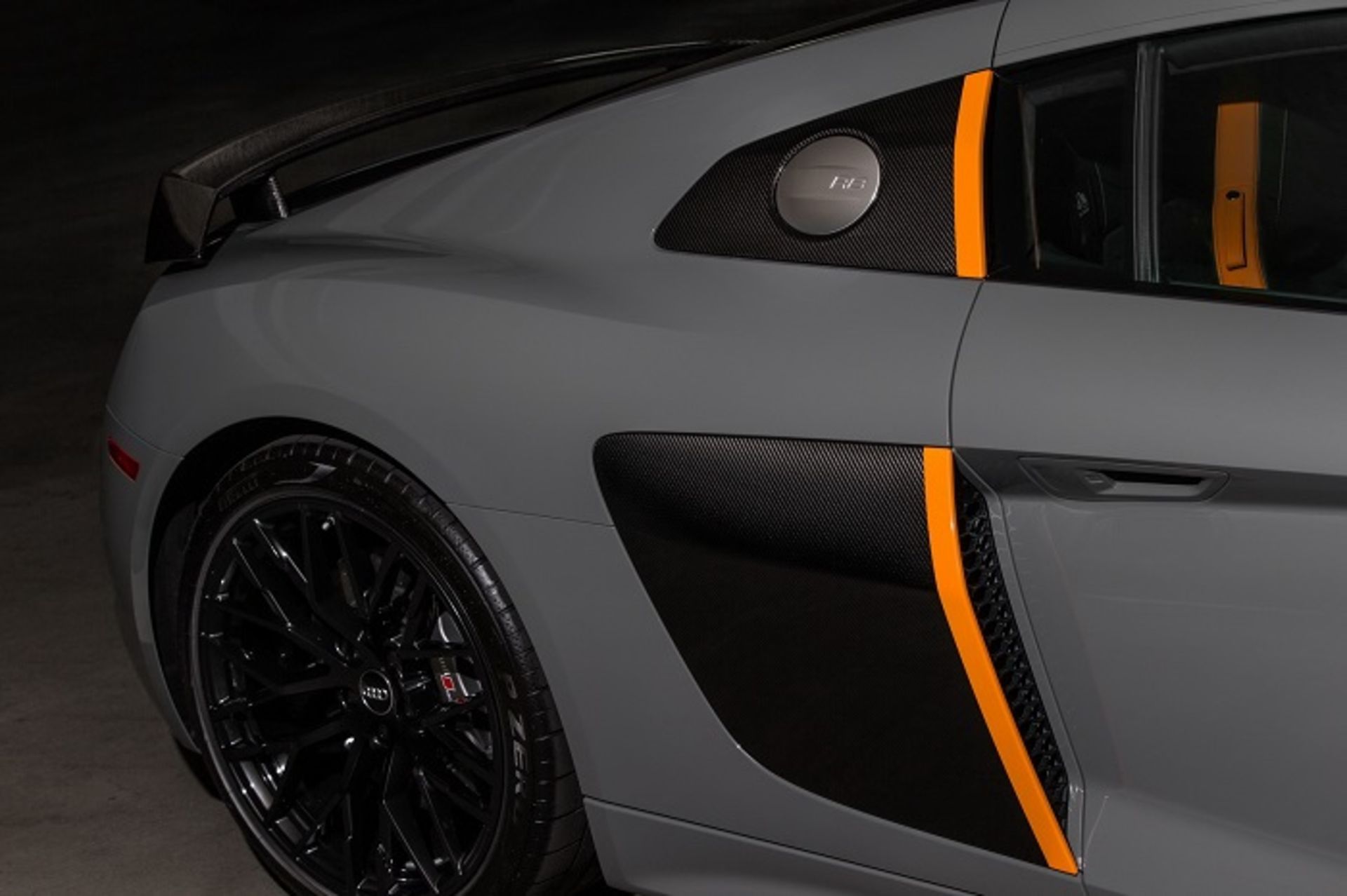 آئودی R8 V10 Plus Exclusive