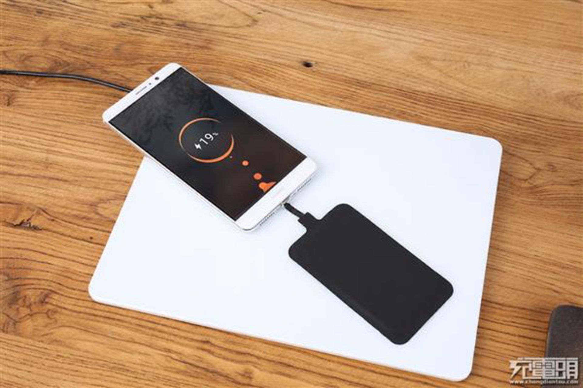 شارژر بی سیم میت 9