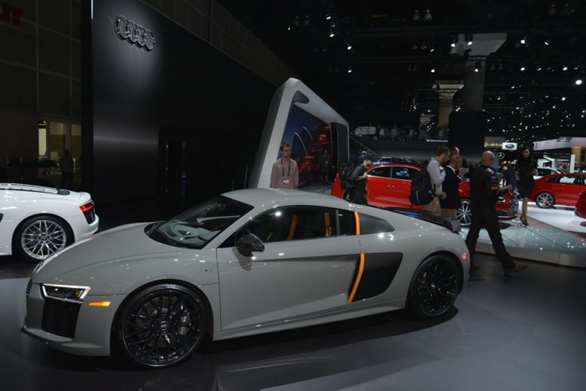 آئودی R8 V10 Plus Exclusive