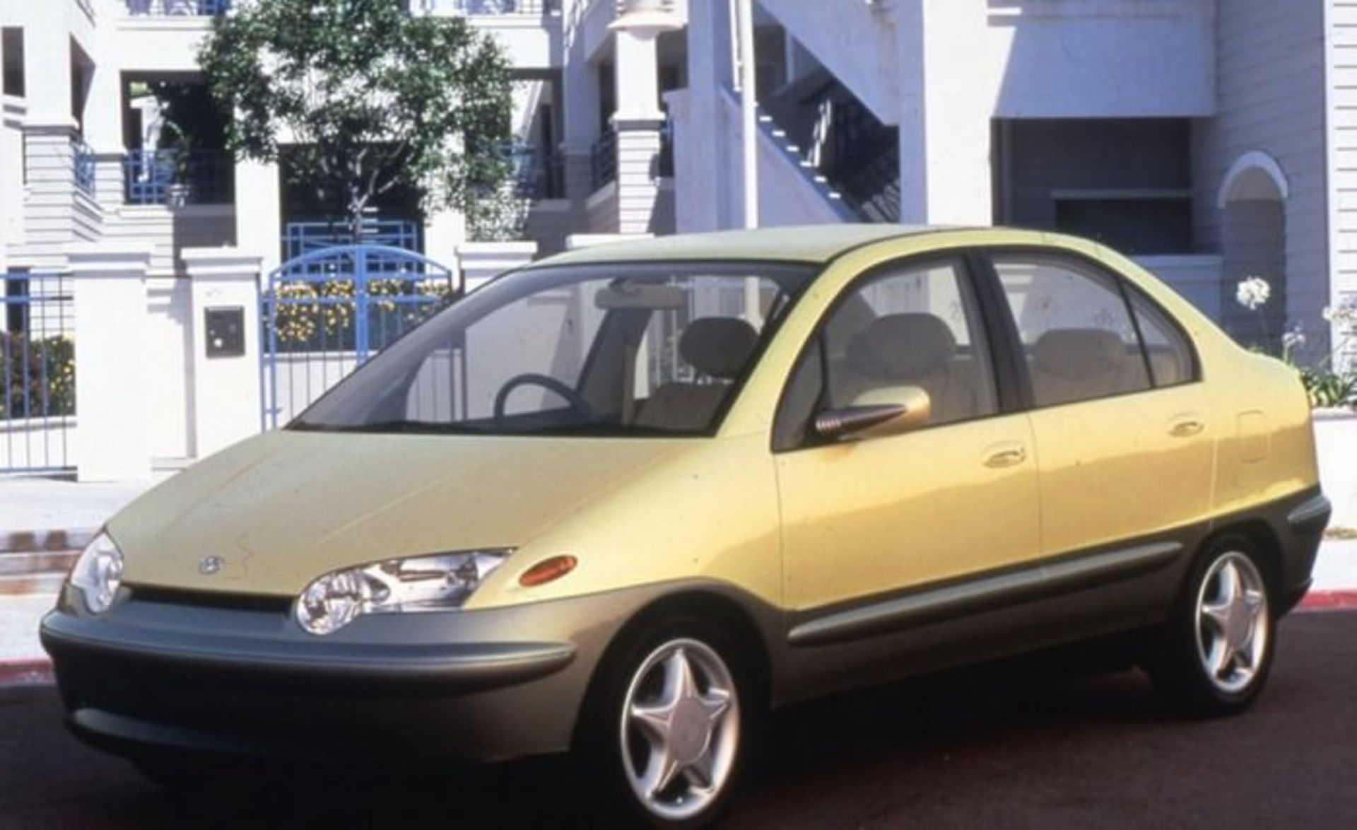 تویوتا پریوس