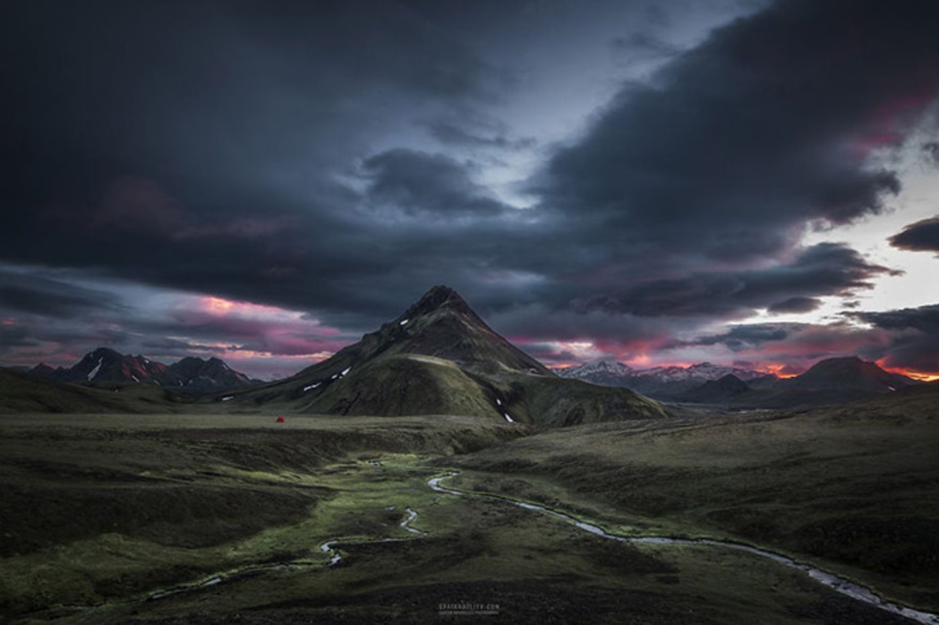 عکاسی از مناظر بکر و زیبای ایسلند