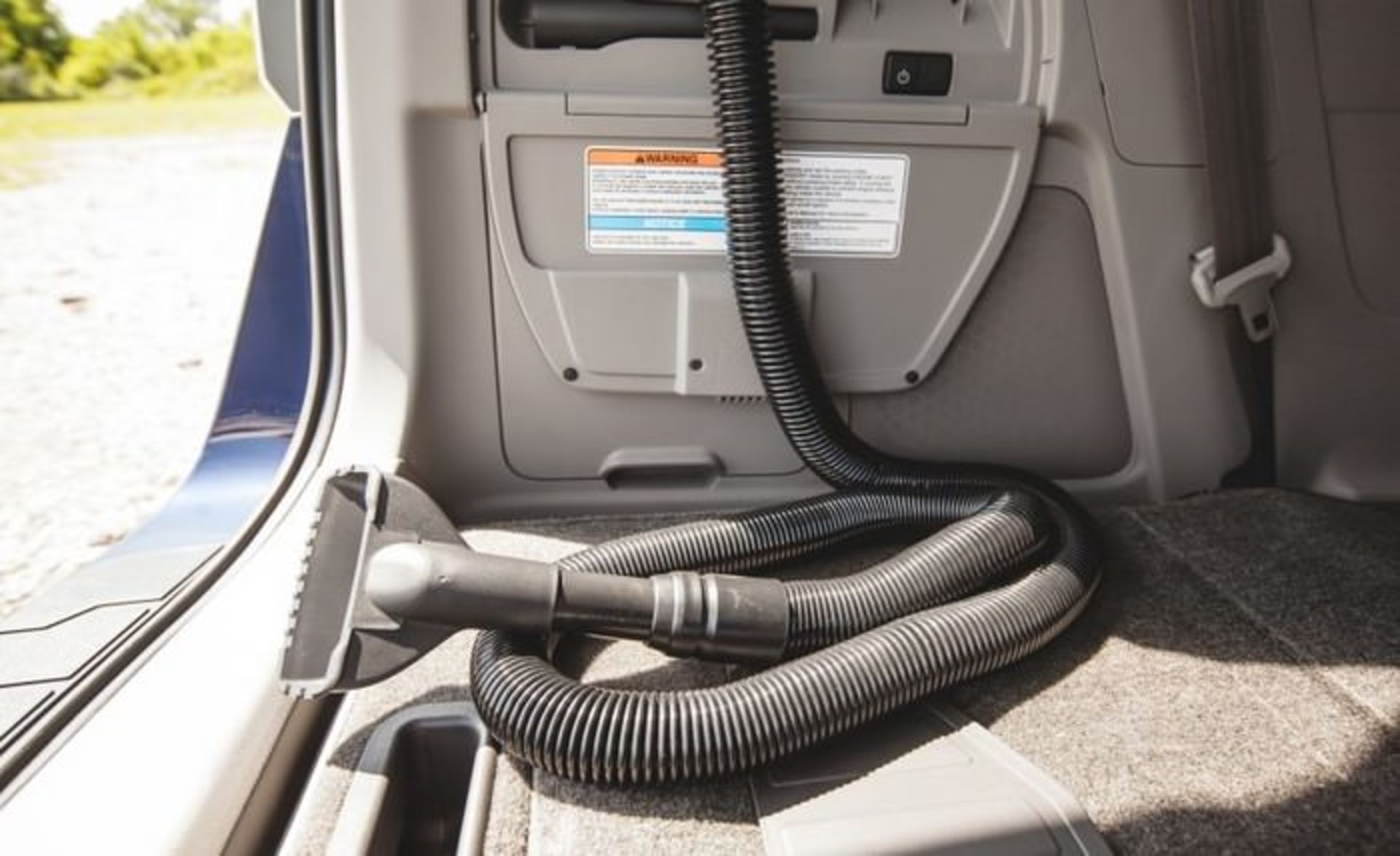 جاروبرقی خودرو