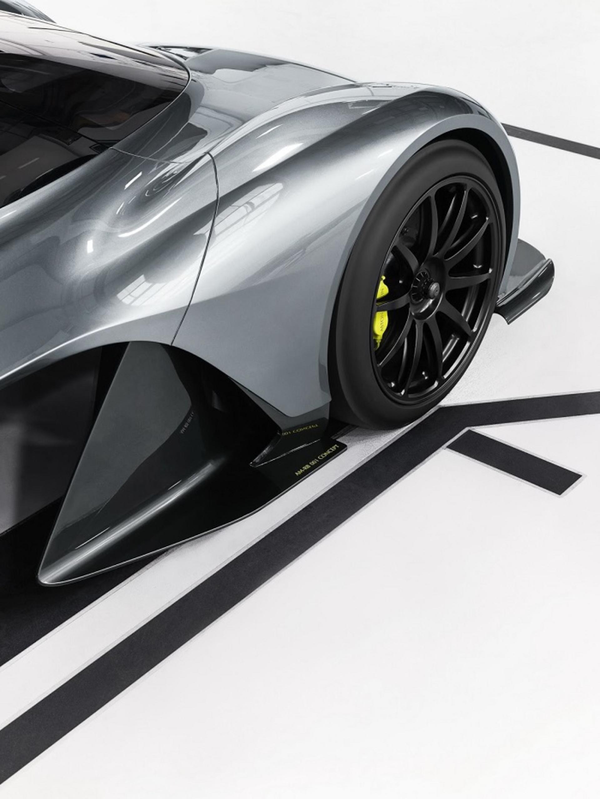 استون مارتین-ردبول AM-RB 001