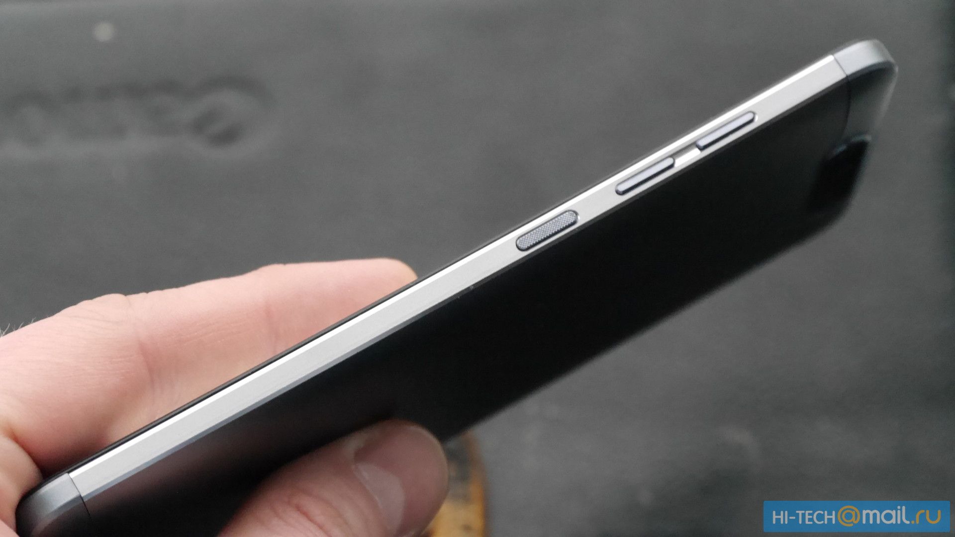 زد تی ای Blade V8