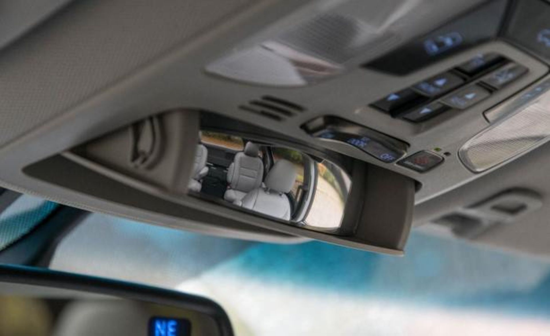 آینه ی کنترل کودک