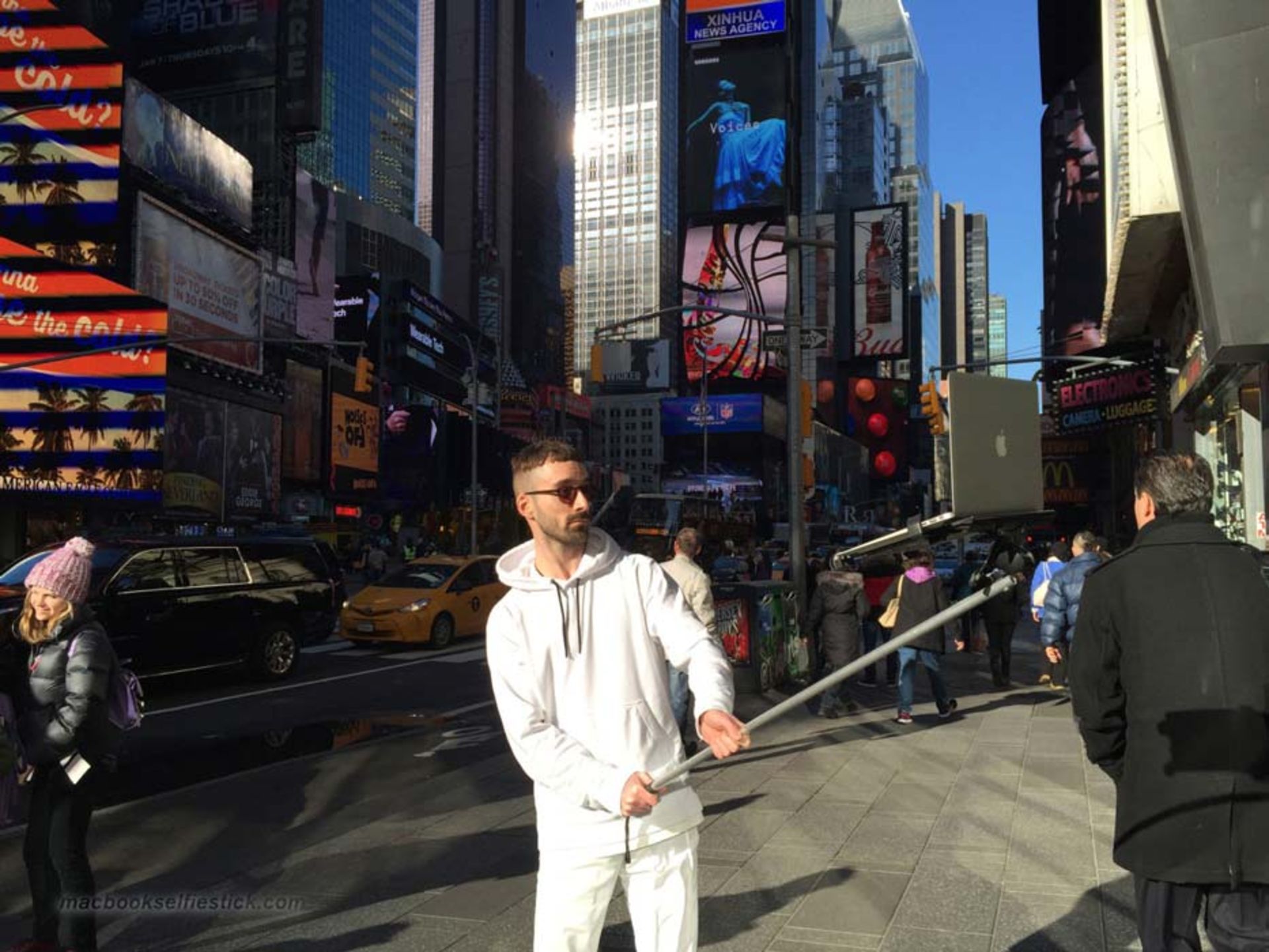 سلفی با MacBook