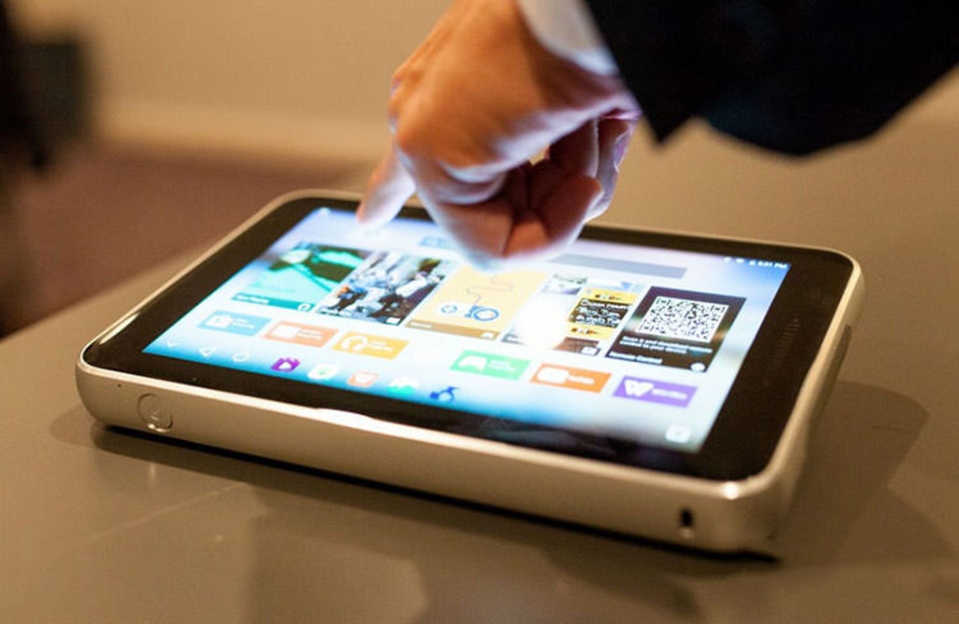 تبلت پروژکتور ZTE