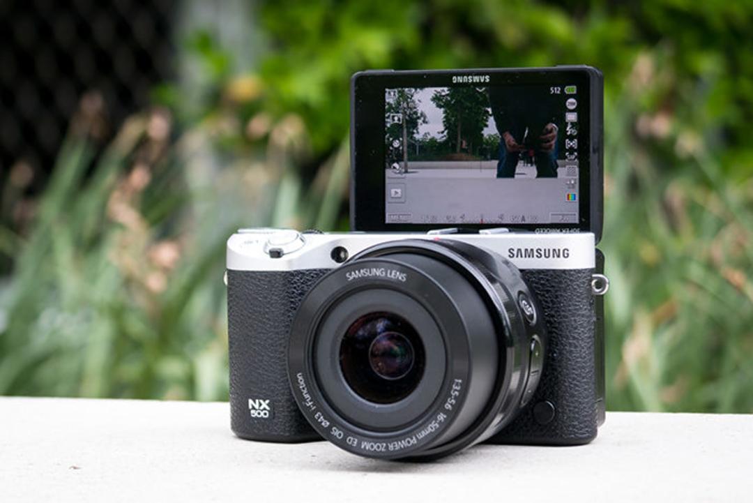 دوربین حرفه‌ای NX500 سامسونگ