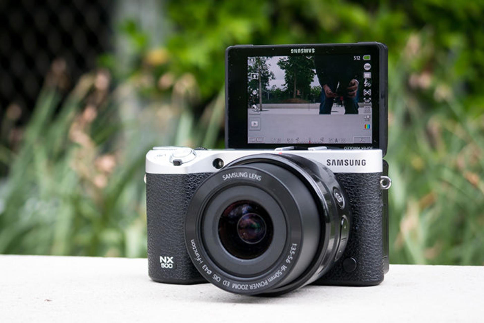 دوربین حرفه‌ای NX500 سامسونگ