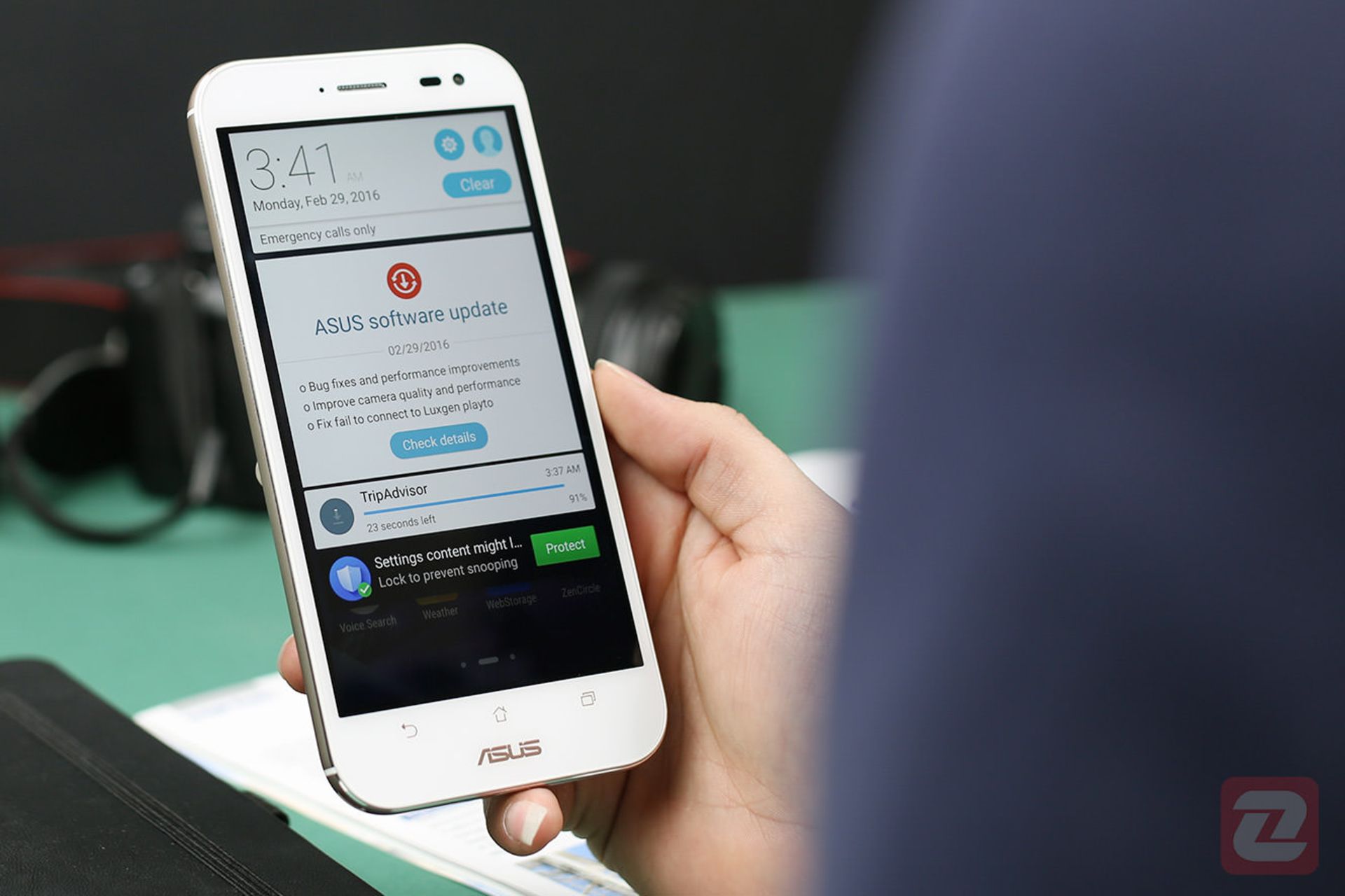 زن فون زوم نرم افزار