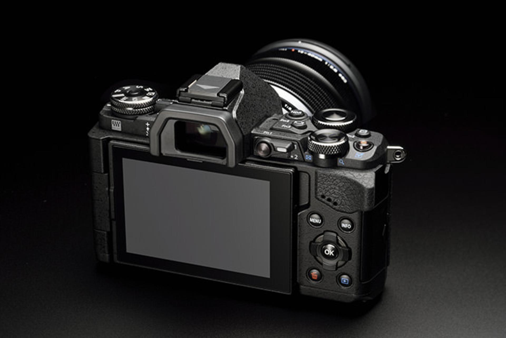 بهترین دوربین حرفه‌ای- المپوس e-m5 ii