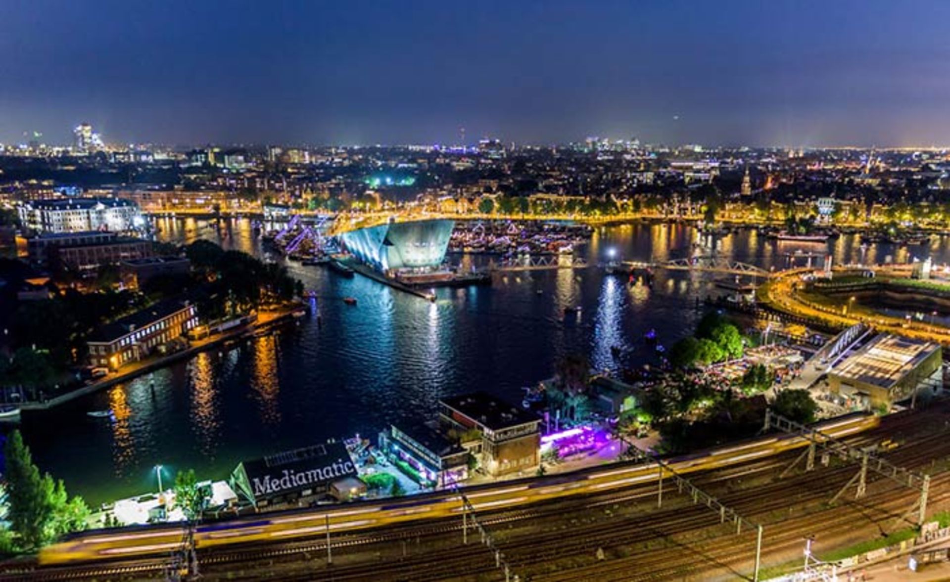 عکاسی از آمستردام در شب